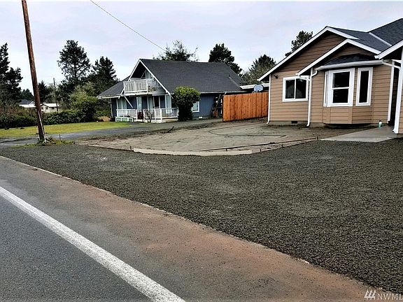 Entire front of the lot is filled with gravel to extend the driveway to be able to park additional cars &/or turn around to exit