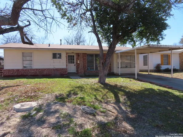 1822 Candlelight Ln., San Antonio, TX 78213