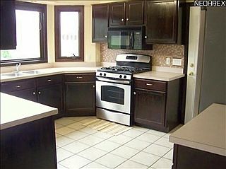 4th image of 9891 Parkland Dr
