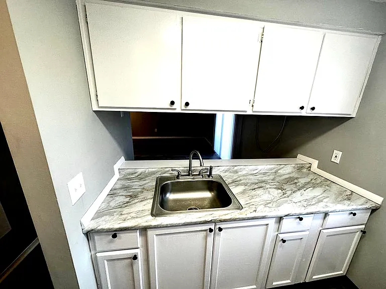 120 Fox Hill Ln — Photo 2