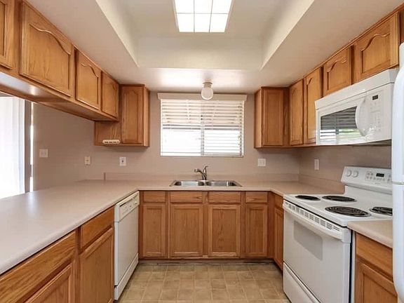 5th image of 3142 E Pueblo Ave