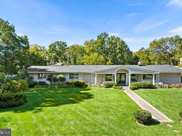 7910 W Boulevard Dr, Alexandria, VA 22308