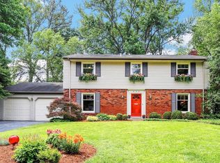 634 Gaslite Ln, Saint Louis, MO 63122
