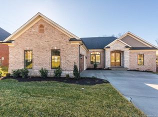3650 Woodland Lks, Floyds Knobs, IN 47119