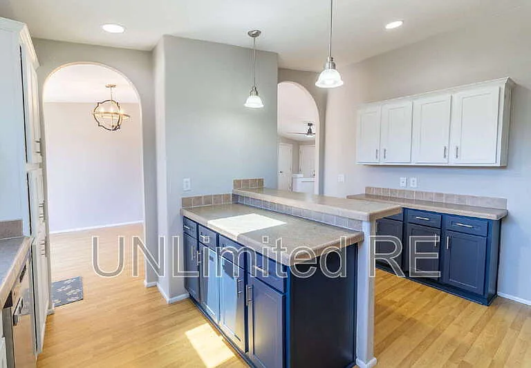 1679 W Stephen Dr — Photo 8