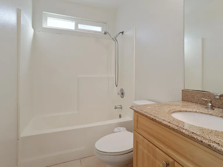 1160 E Washington Ave #3 — Photo 17