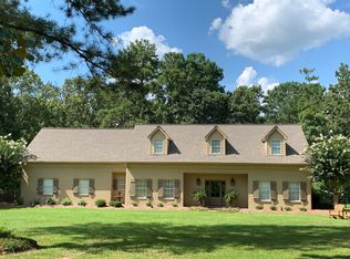 385 Old Country Club Rd E, Meridian, MS 39305