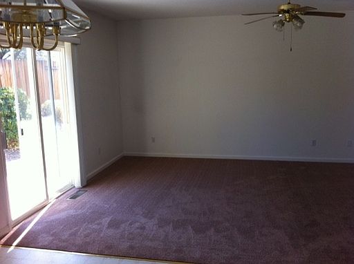 2nd image of 1319 E Aylesbury Ct