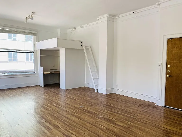 1005 Market St #302 — Photo 2