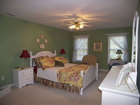 5th image of 2701 Brentford Ln
