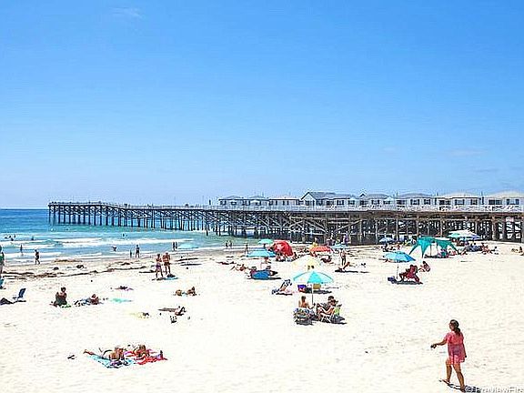 2 blocks from Pacific Beach