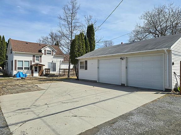 4th image of 1011 10th St