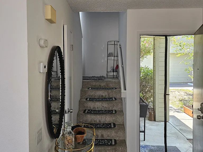 Constellation Rd — Photo 13