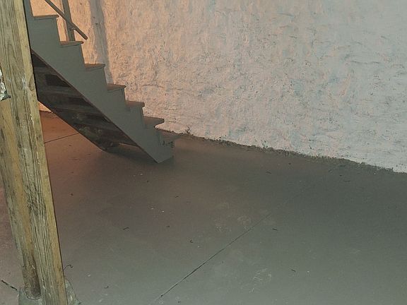 2nd image of 4817 Lexington Ave