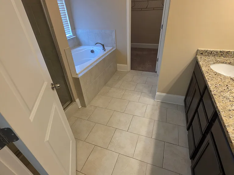 1449 Pond Overlook Dr — Photo 11