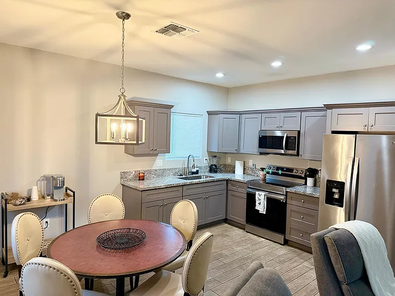 997 N Contzen Ave #1 — Photo 5