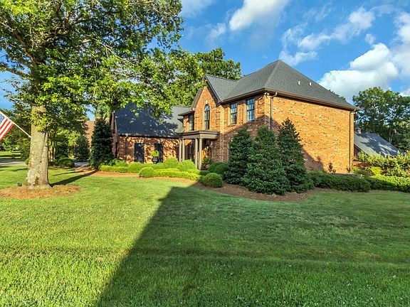 4th image of 2239 Shannon Dr