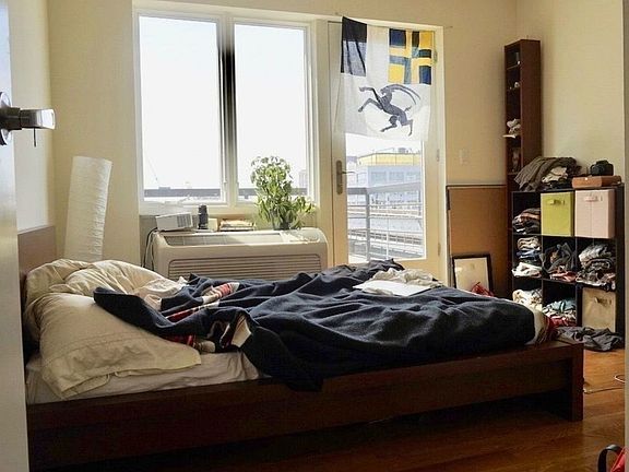 3rd image of 400 Bedford Ave #5G