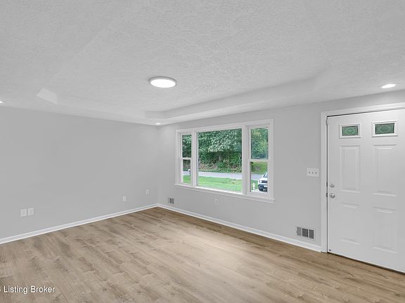 5th image of 7537 Manslick Rd