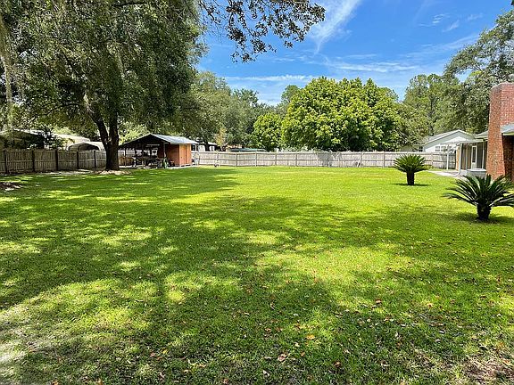 2nd image of 811 Southwood Dr