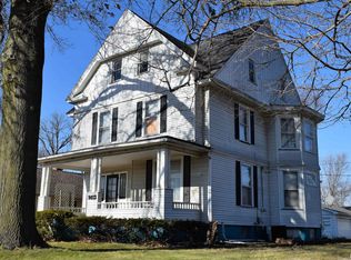 1413 W Main St, Galesburg, IL 61401