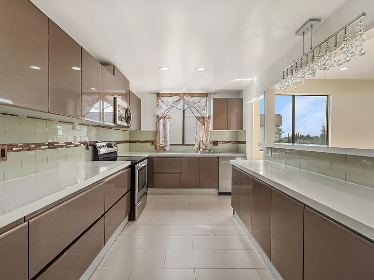 2175 S Beverly Glen Blvd #406 — Photo 12