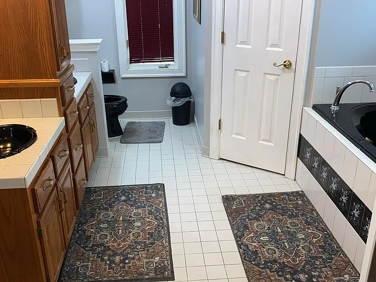 8220 Hunters Creek Dr — Photo 42
