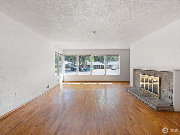4th image of 1 Alderwood Court SW
