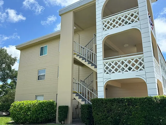 2 bed, 1400 sqft, $1,875 — Photo 3