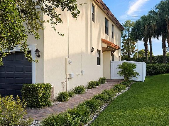 3rd image of 4822 NW 56th Ct