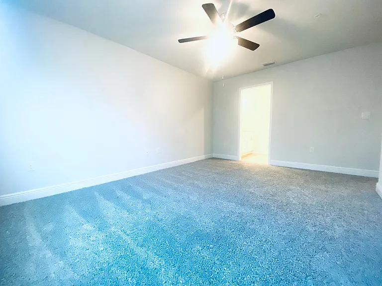 710 E Giese Ln — Photo 12