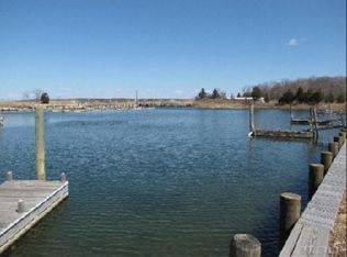 355 Lake Dr, Southold, NY 11971