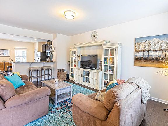 4th image of 8135 Creekside Village Dr Unit 8135