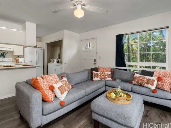 493 Mananai Pl #31T, Honolulu, HI 96818