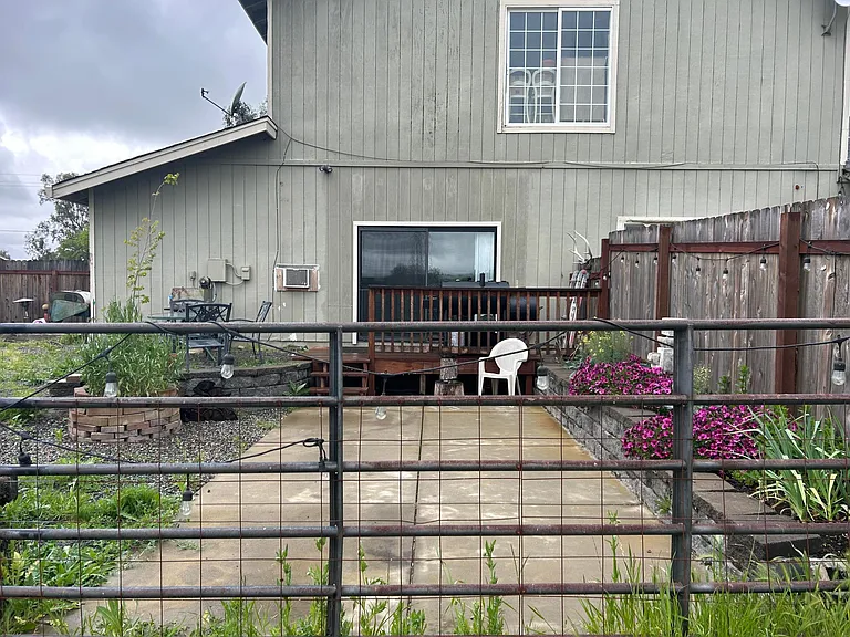 7330 Meadowlark Ln — Photo 2