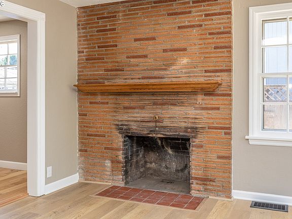 4th image of 2607 E 26th St