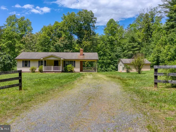 803 Weaver Hollow Rd, Banco, VA 22711