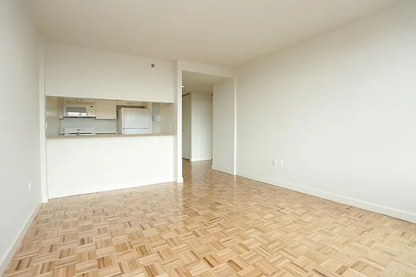 Rented by Stonehenge NYC LLC | media 31