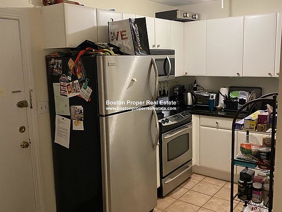 224 Commonwealth #9 Boston - Back Bay Unit Photo 3