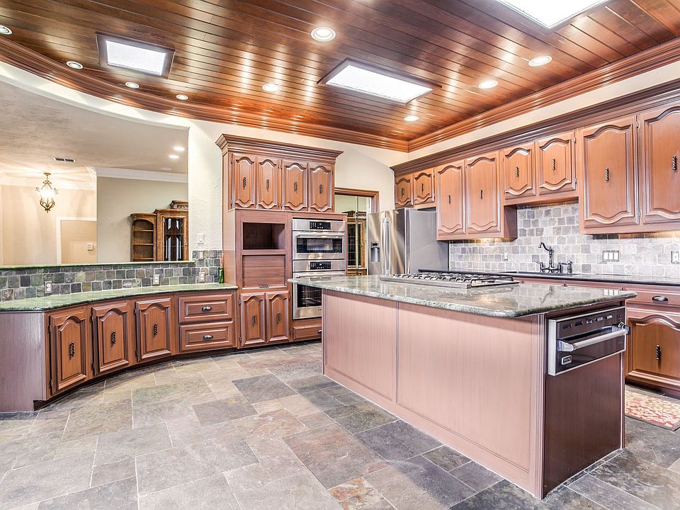 1608-banbury-ln-carrollton-tx-High-Res-12.jpg