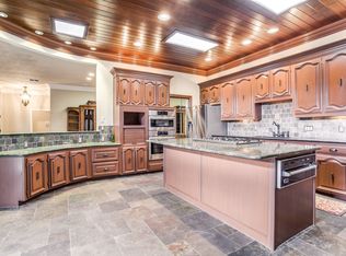 1608 Banbury Ln, Carrollton, TX 75006