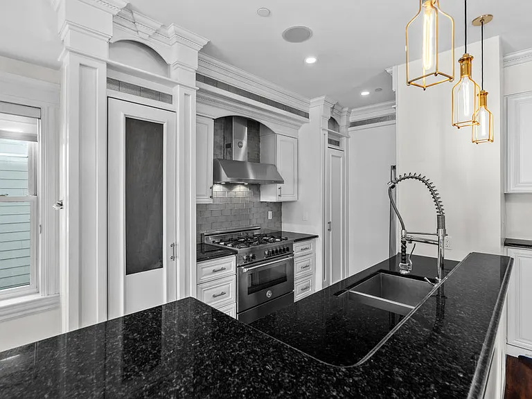 161 Tudor St #4 — Photo 7