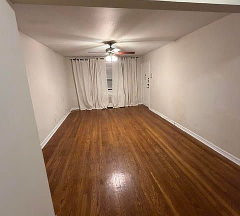 LIVING ROOM W/HARDWOOD FLOORS