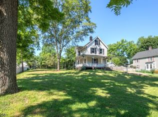 6 Bodine Ave, Gladstone, NJ 07934
