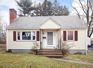 28 Amaryllis Dr, Windsor, CT 06095
