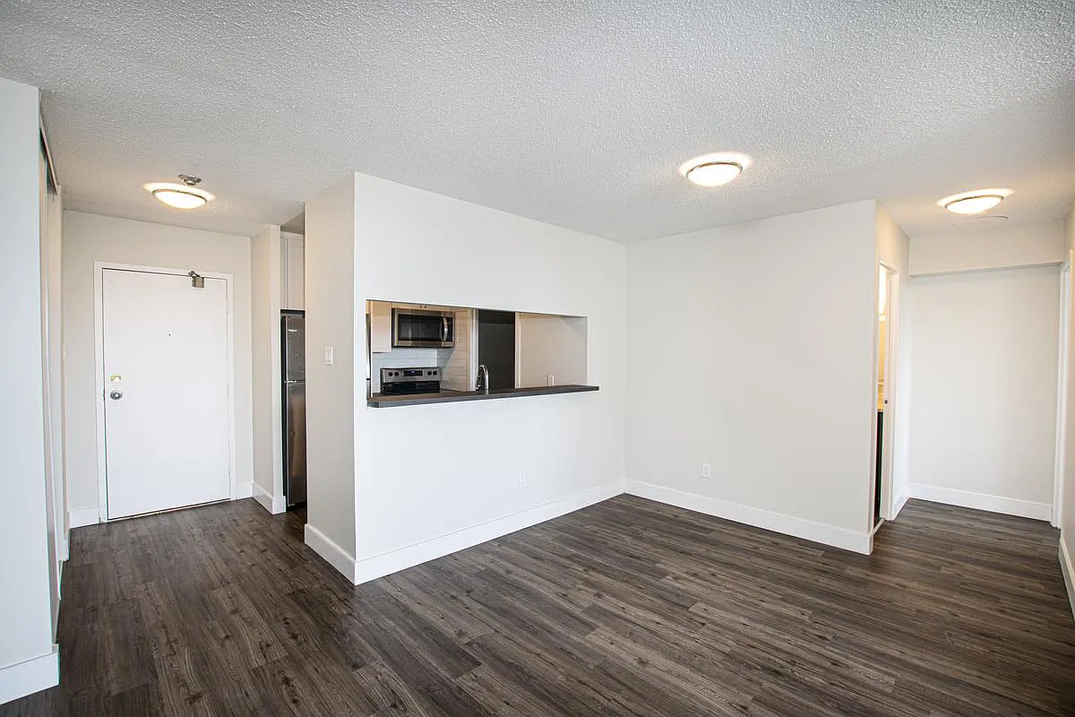 190 Lees Avenue — Photo 4