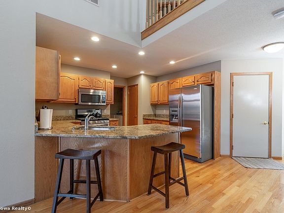 3rd image of 6023 Cottage Dr