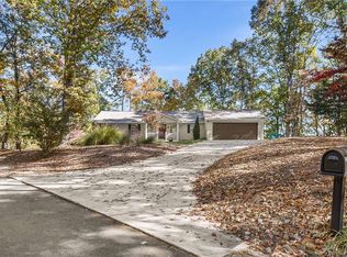 3150 Edgewater Dr, Gainesville, GA 30501