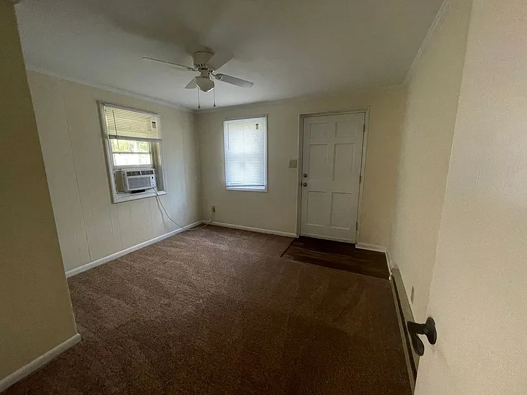 4904 Franklin Ave — Photo 6