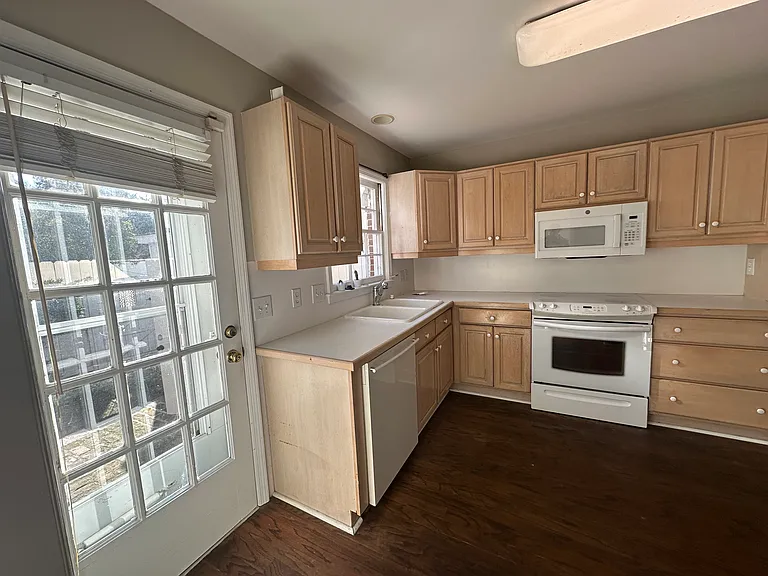 80 Legare St — Photo 25